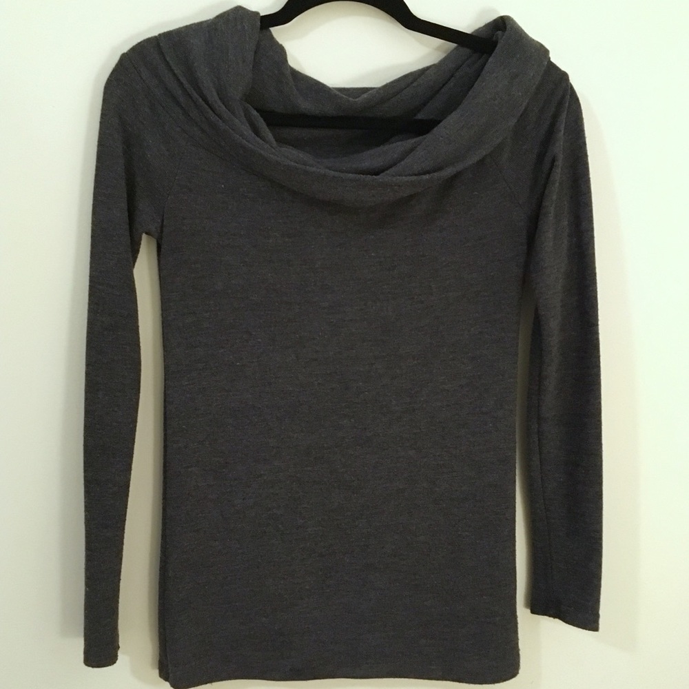 🌟 3 for $15 🌟 Cowl Neck Sweater. Good Condition.